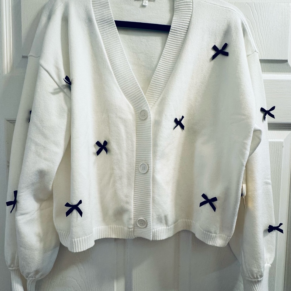 NWT Super Chic White Cardigan with Black Bow Accents